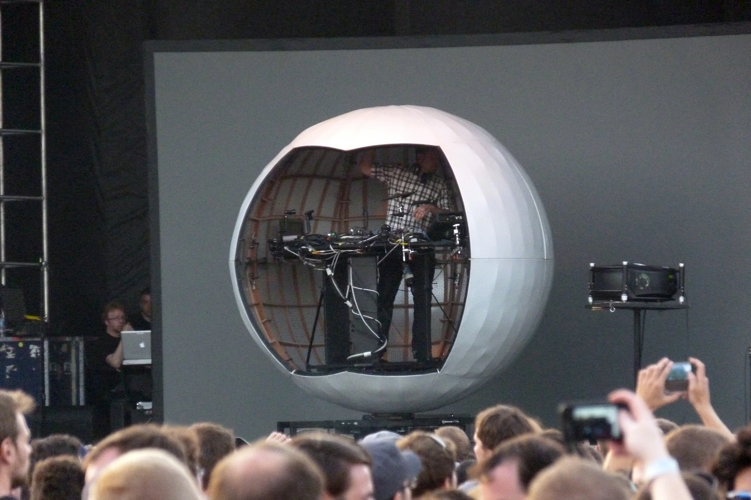 DJ Shadow Set Design — Pseudo Studio